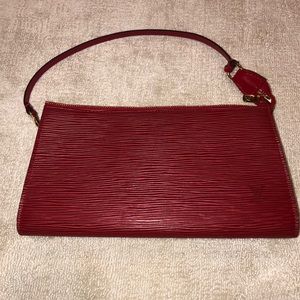 Louis Vuitton pochette in epi leather